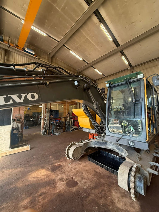 Demonterat fordon Volvo EC140CL Bandgrävare