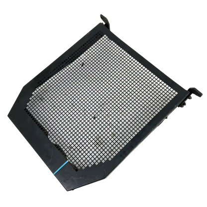 Grill vatten/oljekylare mot hytt | Huddig 1160D