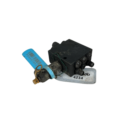 Smörjblock, bombock höger sida fram | Huddig 1160D