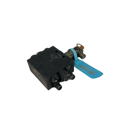 Smörjblock, bombock höger sida fram | Huddig 1160D