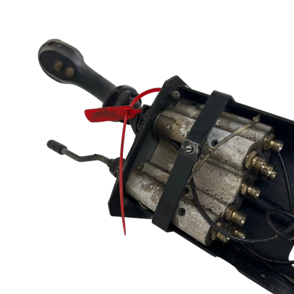 Manöverspak lastare 3:dje funktion | 11305947 | Volvo L45B