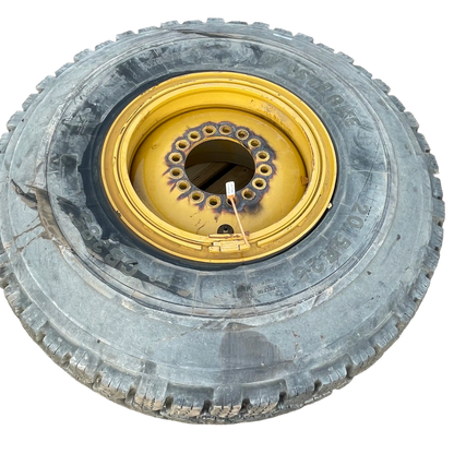 Däck på fälg | Cat IT38H