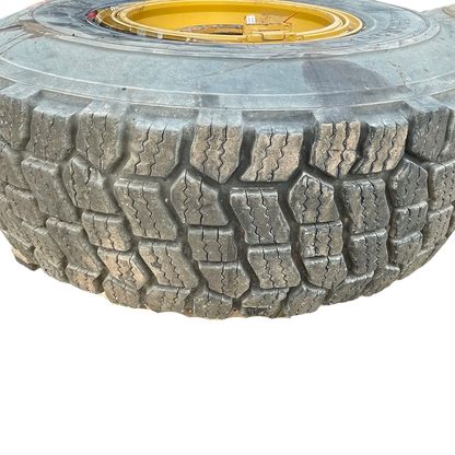 Däck på fälg | Cat IT38H