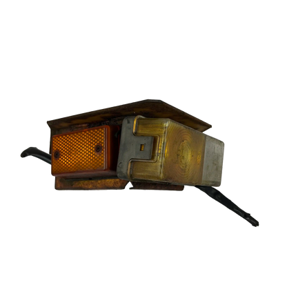 Positionsljus fram höger | 1576682, 4785120 | Volvo BM6300