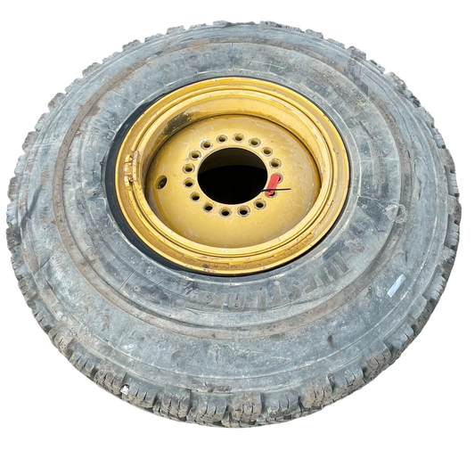 Däck på fälg | Cat IT38H