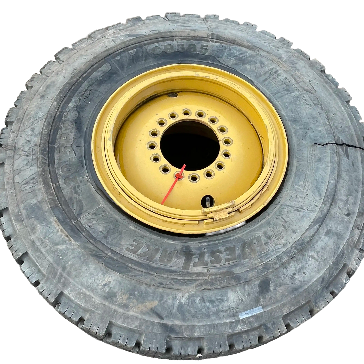 Däck på fälg. däcket är trasigt | Cat IT38H