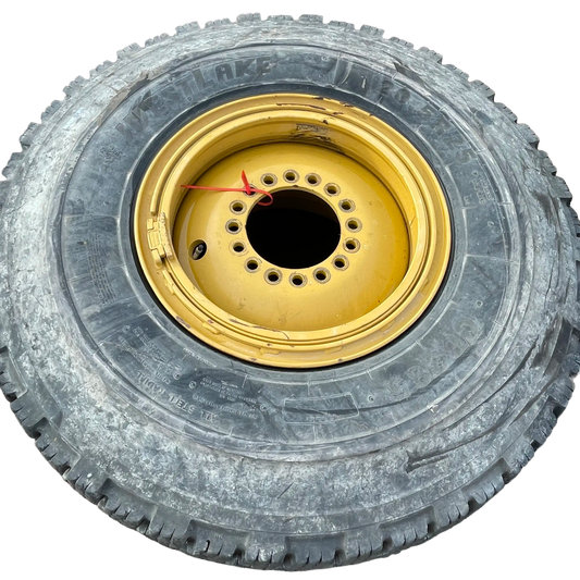 Däck på fälg | Cat IT38H