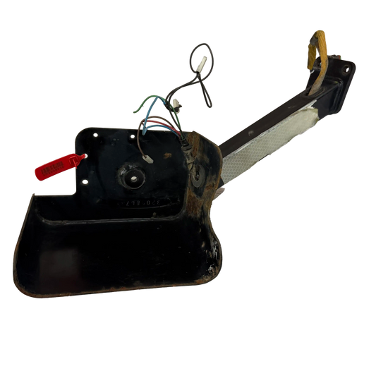 Lamphållare vänster | 320-9867 | Cat IT38H