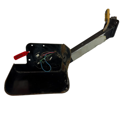 Lamphållare vänster | 320-9867 | Cat IT38H