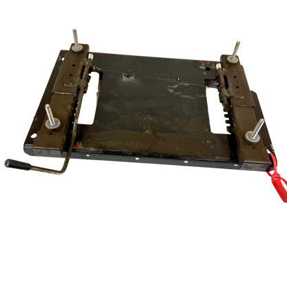 Nedre fäste förarstol med skena | 8101964, 4631364 | Hitachi ZX250LC-3