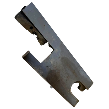 Mellanplåt hydraulpaket och motor | 8100379 | Hitachi ZX250LC-3