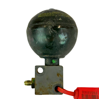 Valve with accumulator | Hitachi ZX250LC-3