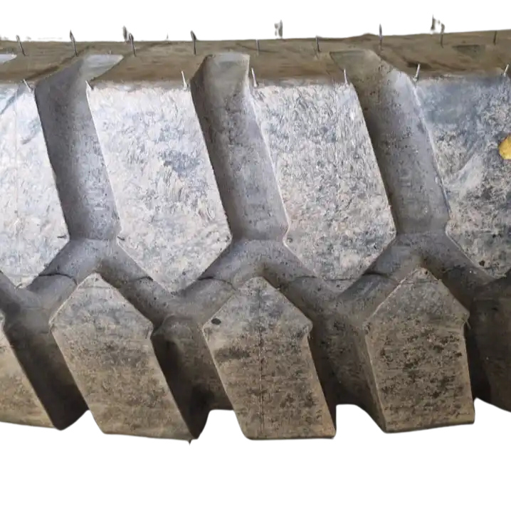 Däck på fälg 10,00-20 | Åkerman EW200