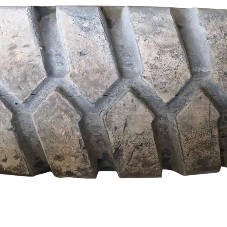 Däck med fälg 10,00-20 | Åkerman EW200