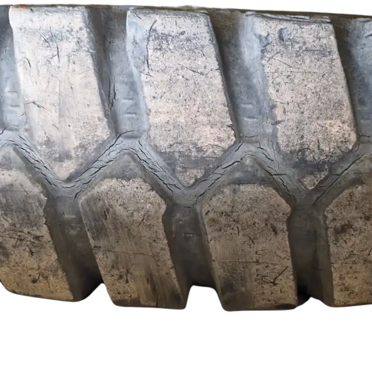 Däck med fälg 10,00-20 | Åkerman EW200