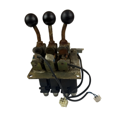 Control lever valve | 11090315 | Volvo L70C