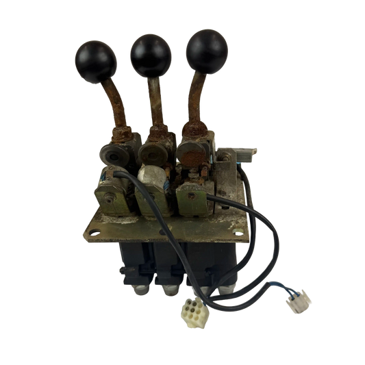 Control lever valve | 11090315 | Volvo L70C