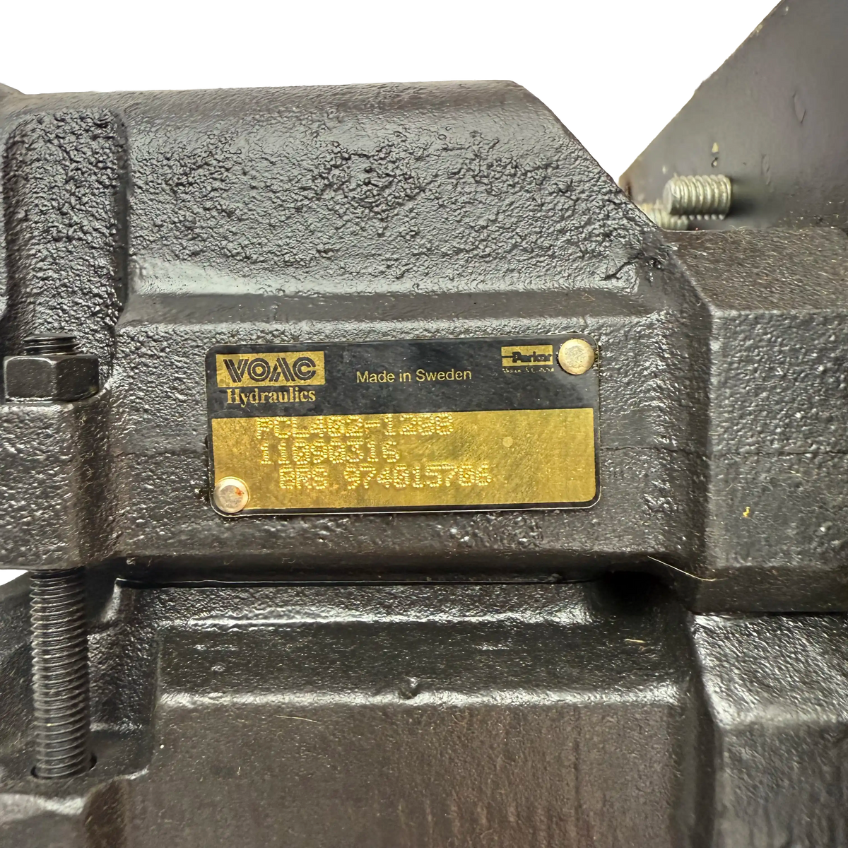 Control lever valve | 11090315 | Volvo L70C