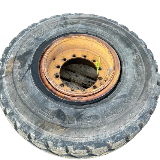 Tire on rim. tire is broken | Ljungby 1322