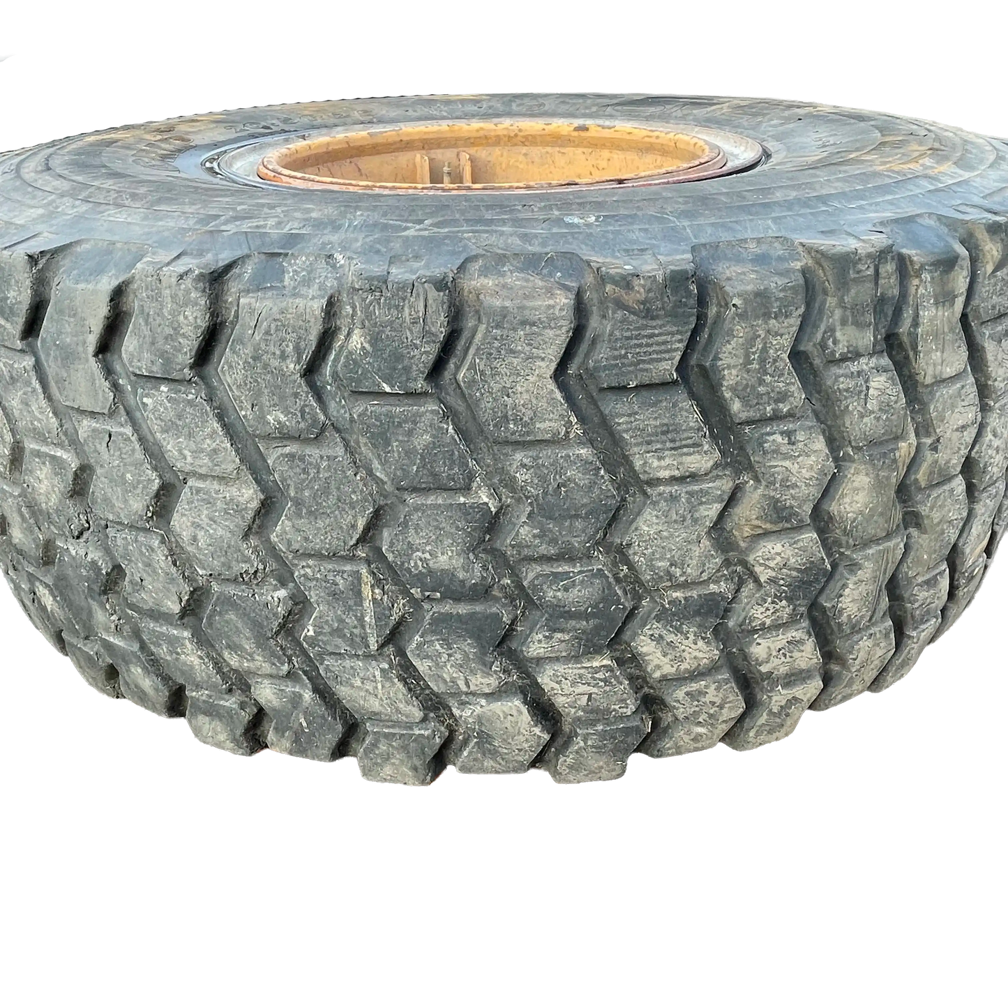 Tire on rim. tire is broken | Ljungby 1322