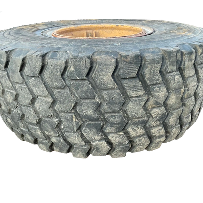 Tire on rim. tire is broken | Ljungby 1322