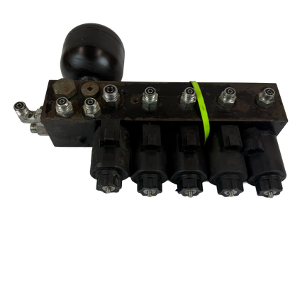 Ventilblock komplett med ackumulator | 14612100, 14784699 | Volvo EC250EL