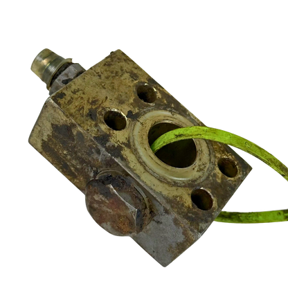 Kopplingsblock centralblock - manöver ventil | 11090355 | Volvo L70C