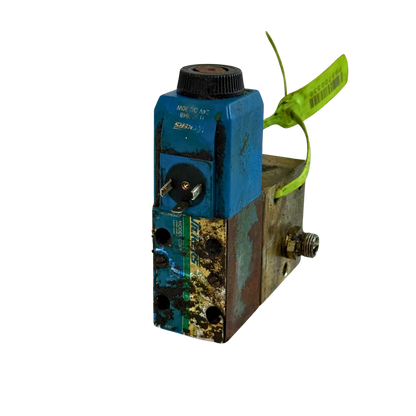 Solenoid valve with manifold block | 11090363, 11090349 | Volvo L70C