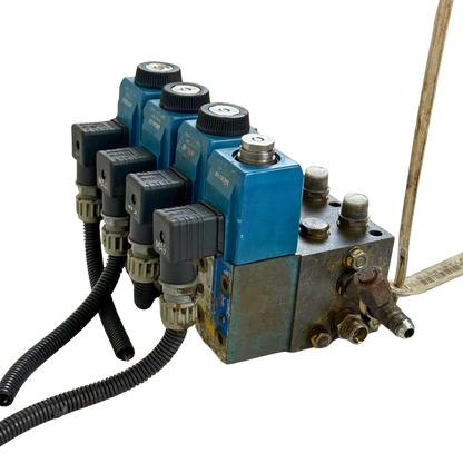 Kopplingsblock servohydralik | 4974219, 11003548 | Volvo L90C