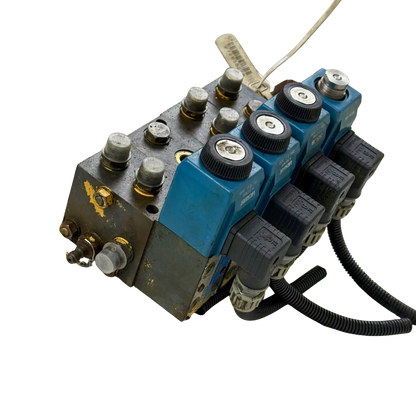 Kopplingsblock servohydralik | 4974219, 11003548 | Volvo L90C