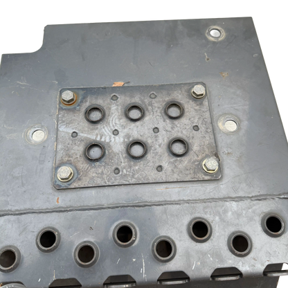 Plåt fotsteg övre | Ya40007040, Ya60026895 | Hitachi ZX140W-5B