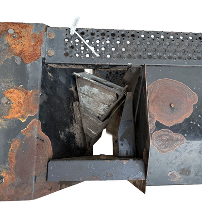 Verktygslåda vänster komplett utan stänkskärm | Ya00033332, Ya00033333, Ya00033338, Ya00033339, Ya00033340 | Hitachi ZX140W-5B