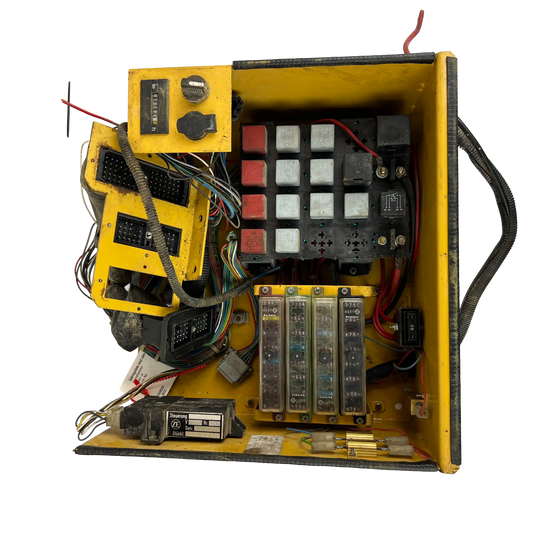 Fuse box with fuses | Cat M312