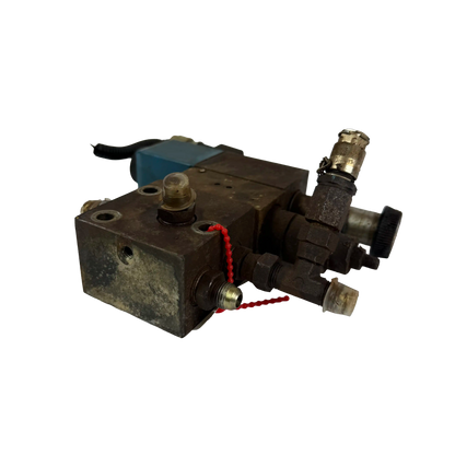 Pressure relief valve with solenoid valve | 11706167 | Volvo L70C