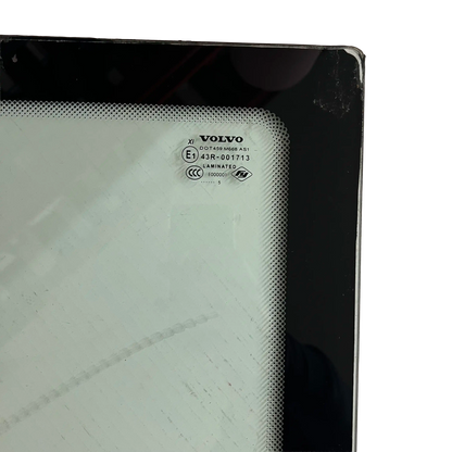 Left side window glass beside windshield | 15053915