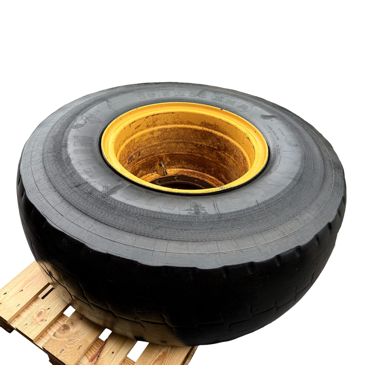 Tire with rim 20.5X25 | 92490 | Volvo L90C