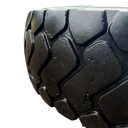 Däck med fälg 20,5x25 | 92490 | Volvo L90C