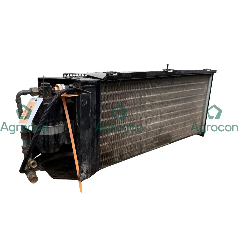 Ac enhet placerad på höger bakskärm | Huddig 1160D Klimatanläggning