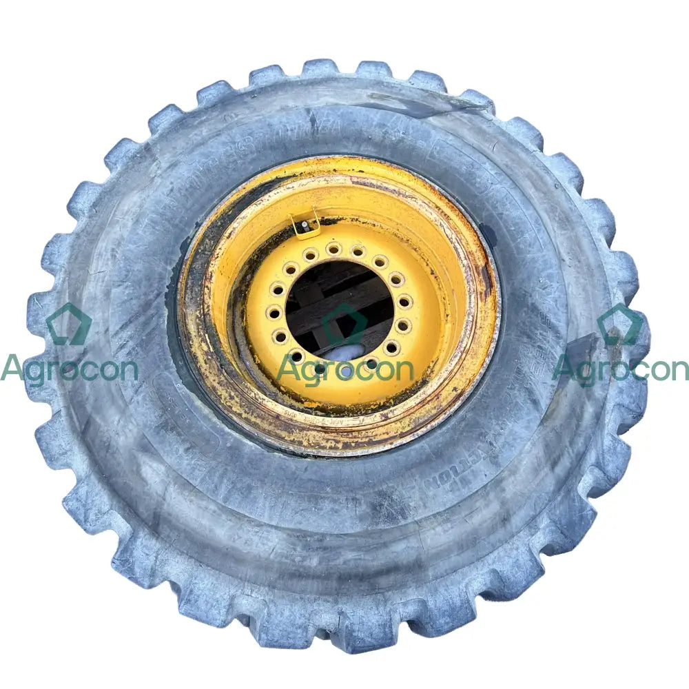 Däck med fälg 20,5x25 Fälg och däck
