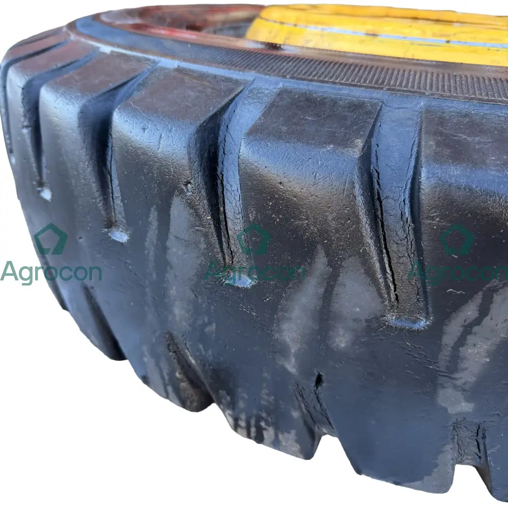 Däck på fälg 10,00-20 Fälg och däck