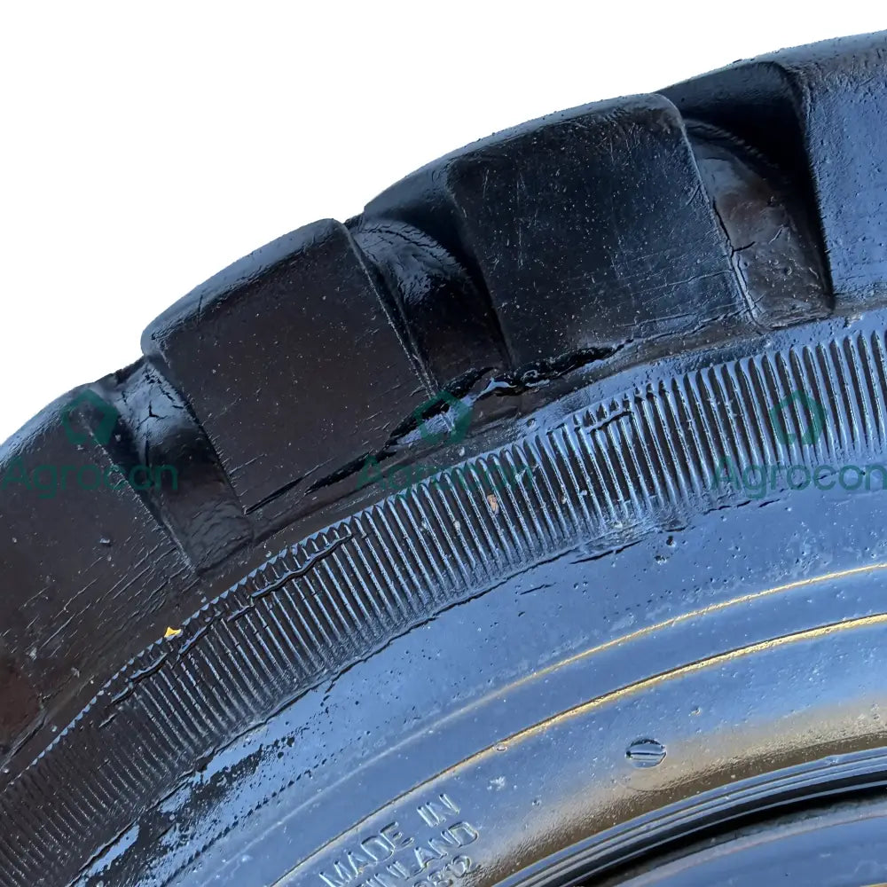 Däck på fälg 10,00-20 Fälg och däck