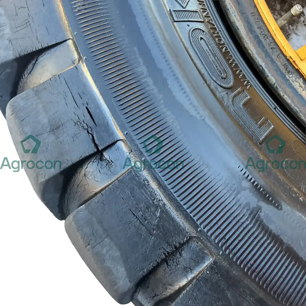 Däck på fälg 10,00-20 Fälg och däck