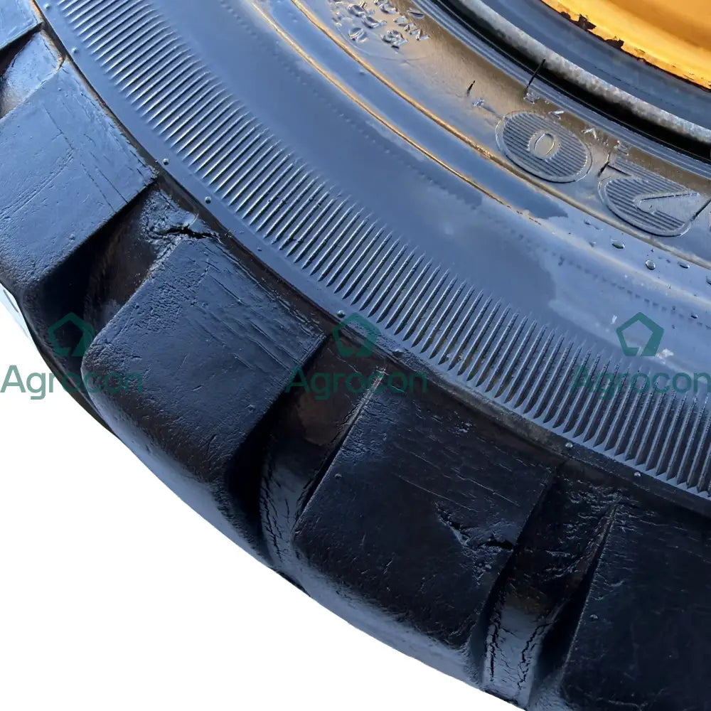 Däck på fälg 10,00-20 Fälg och däck