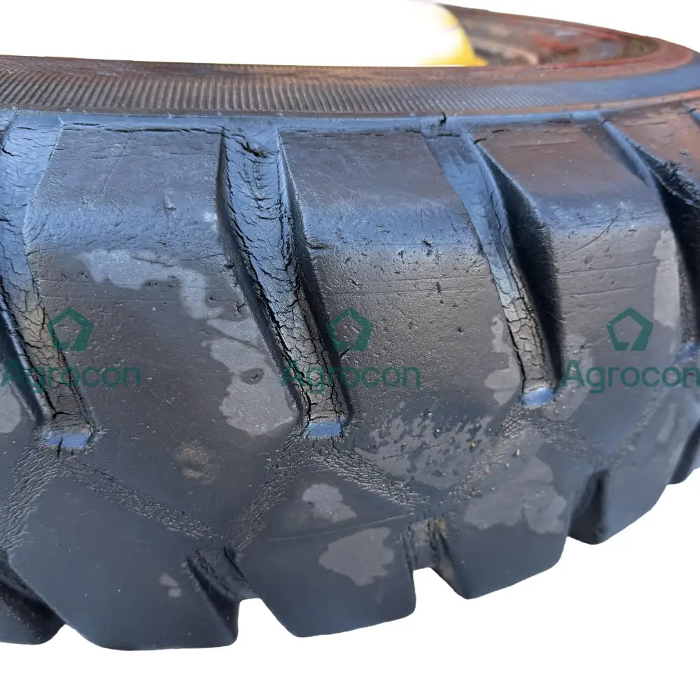 Däck på fälg 10,00-20 Fälg och däck