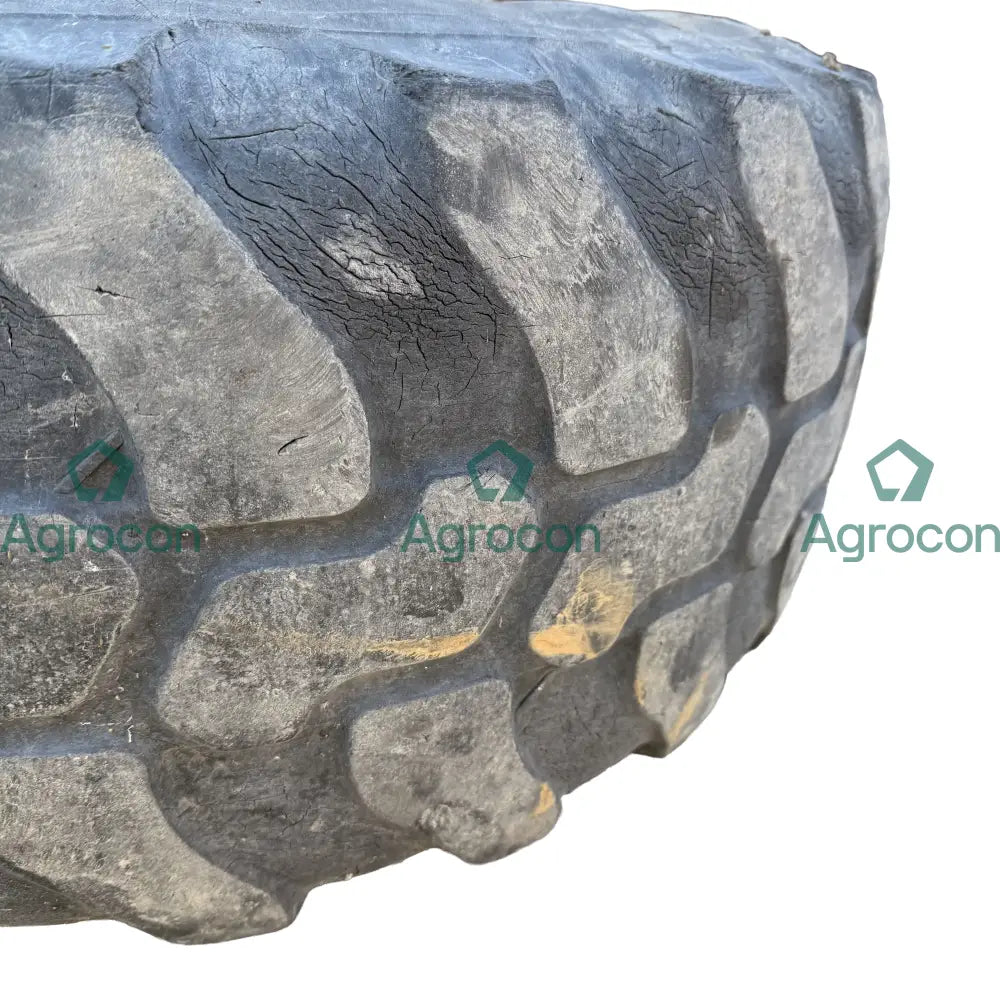 Däck på fälg 405/70r18 Fälg och däck