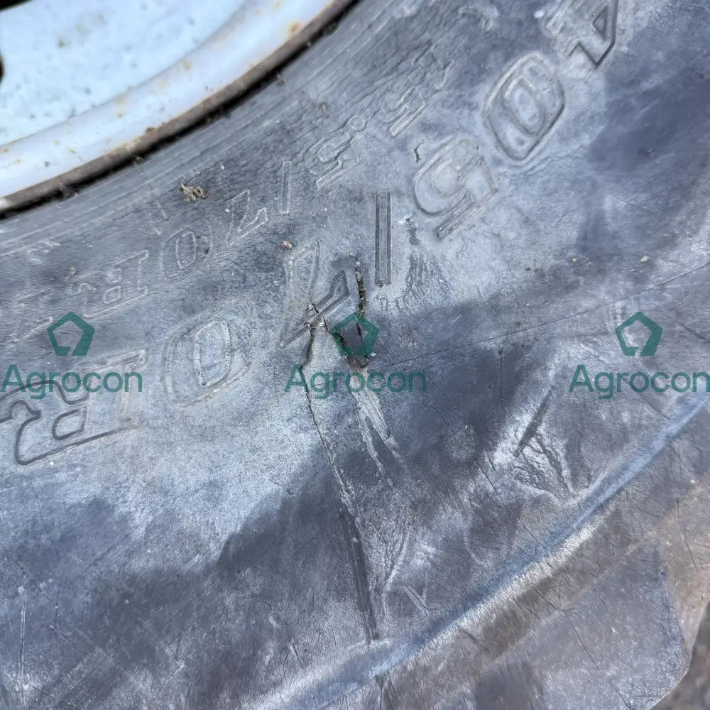 Däck på fälg 405/70r18 Fälg och däck