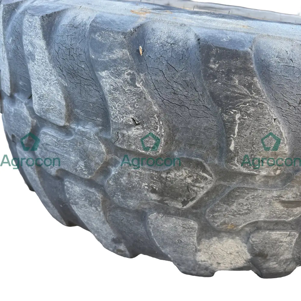 Däck på fälg 405/70r18 Fälg och däck