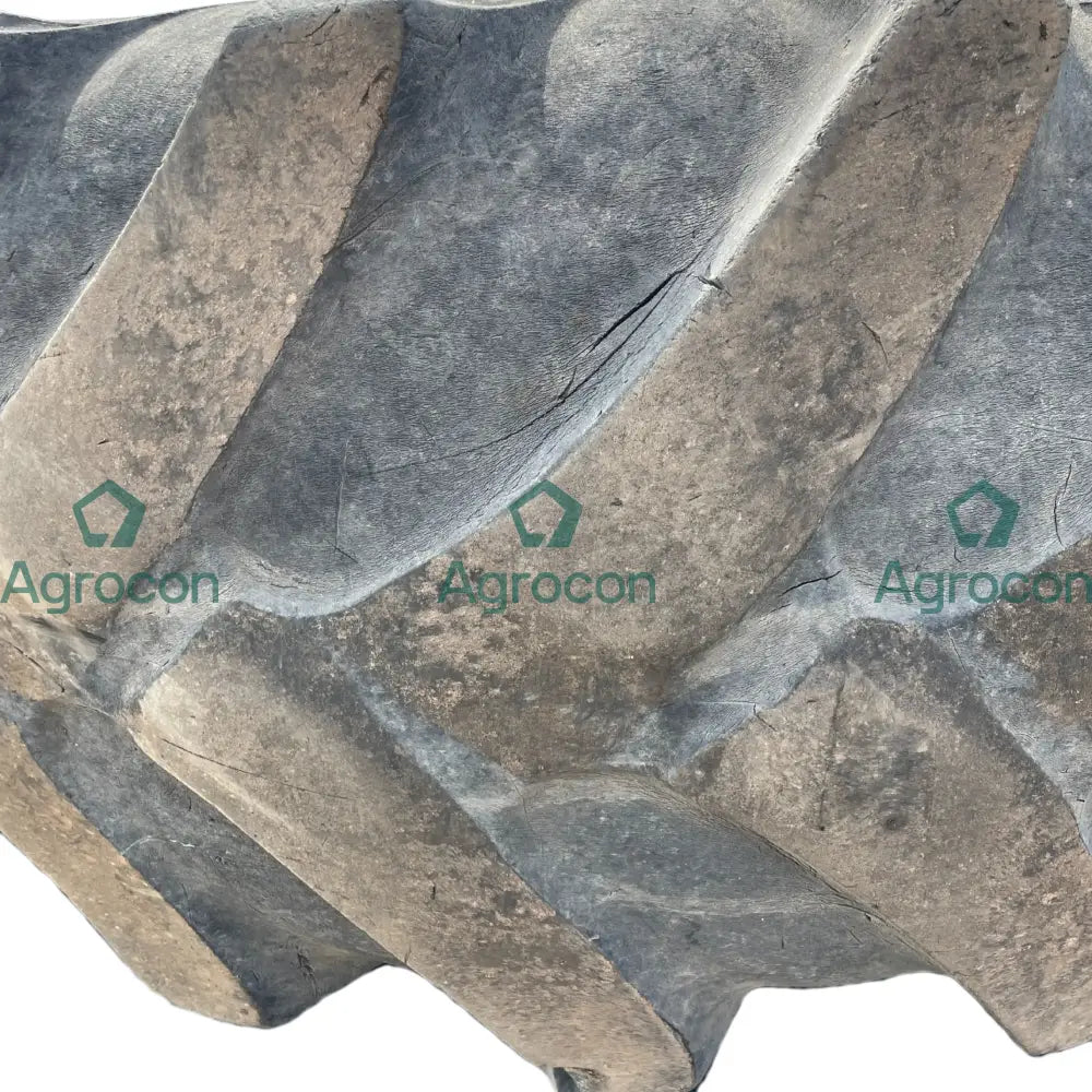 Däck på fälg 600/65-34 höger bak 10% mönster | Huddig 1160D Fälg och däck