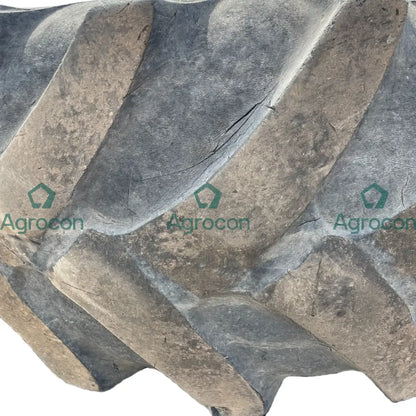 Däck på fälg 600/65-34 höger bak 10% mönster | Huddig 1160D Fälg och däck