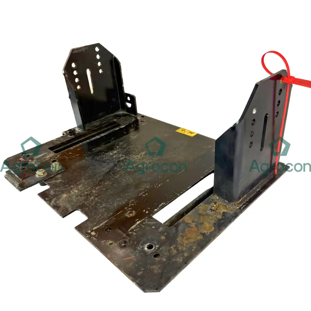 Fäste under förarstol | 6024037 | Hitachi ZX250LC-3 Hyttdelar